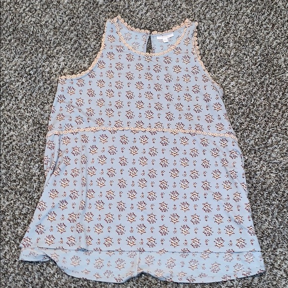 Sleeveless Top - Picture 2 of 3